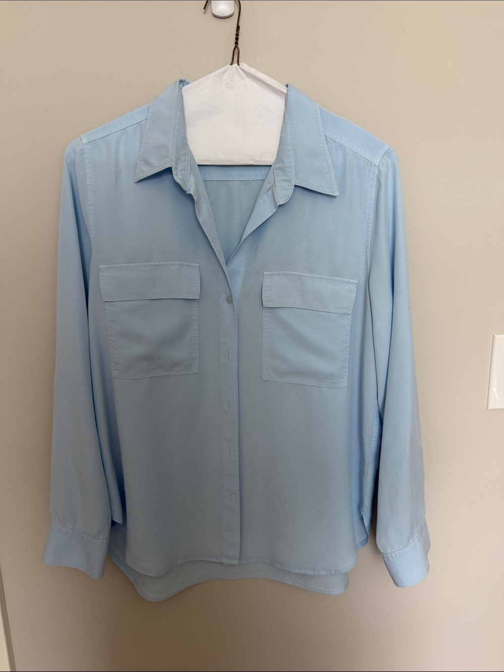 Aritzia Light Blue Button-Up Shirt with Chest Pockets - Medium